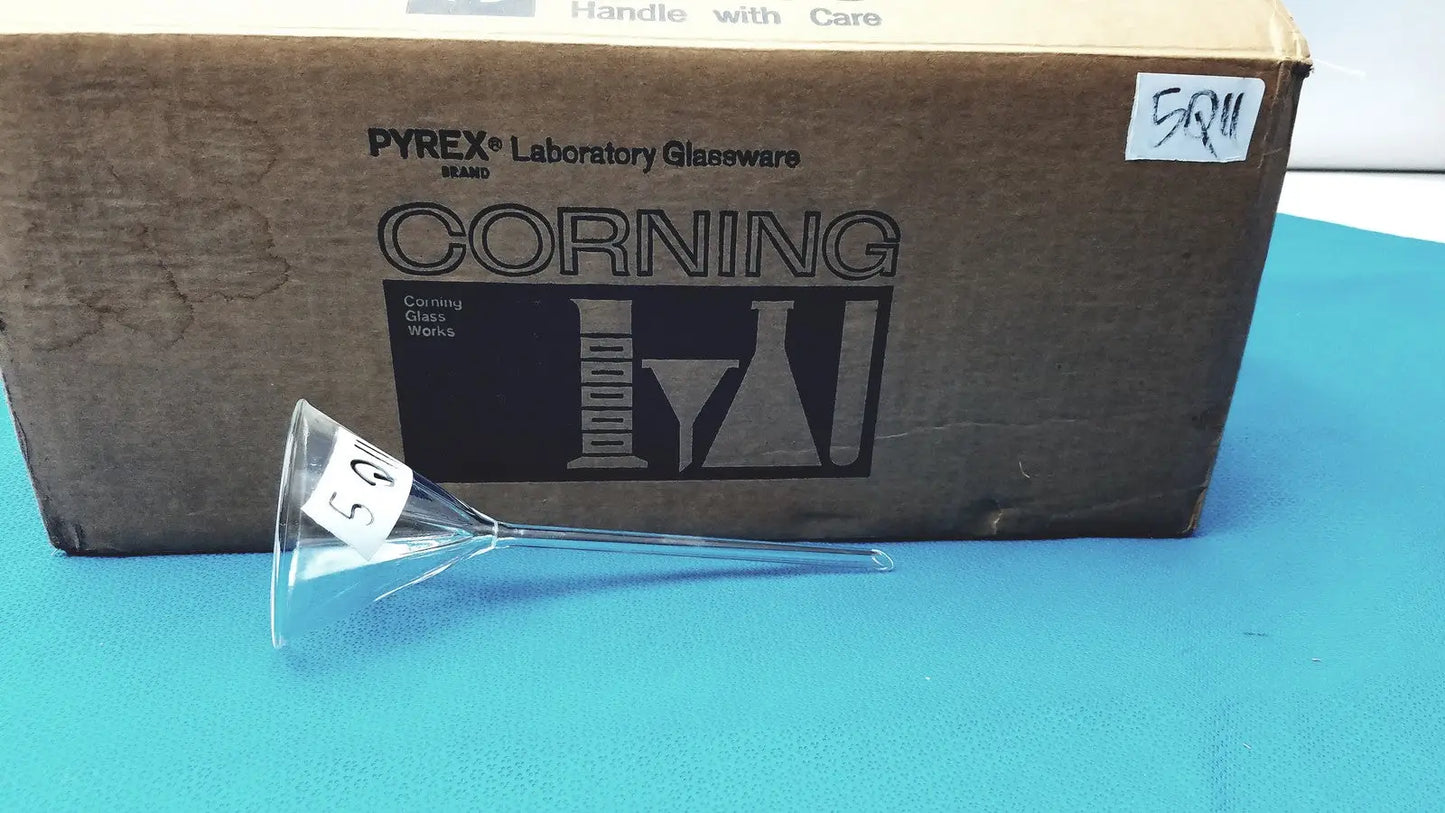 PYREX 1000mL Graduated Glass Cylinder – Laboratory Measuring Instrument