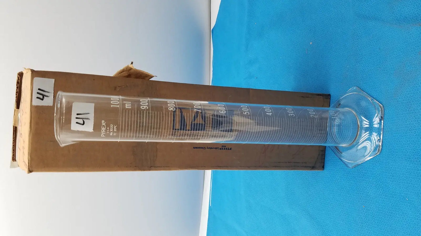 PYREX 1000mL Graduated Glass Cylinder – Laboratory Measuring Instrument