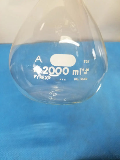 Pyrex 2000 mL Volumetric Flask – Borosilicate Laboratory Glassware