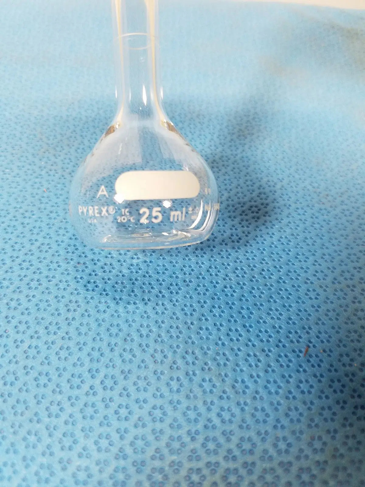 Pyrex 25 mL Wide Mouth Volumetric Flask – Borosilicate Laboratory Glassware