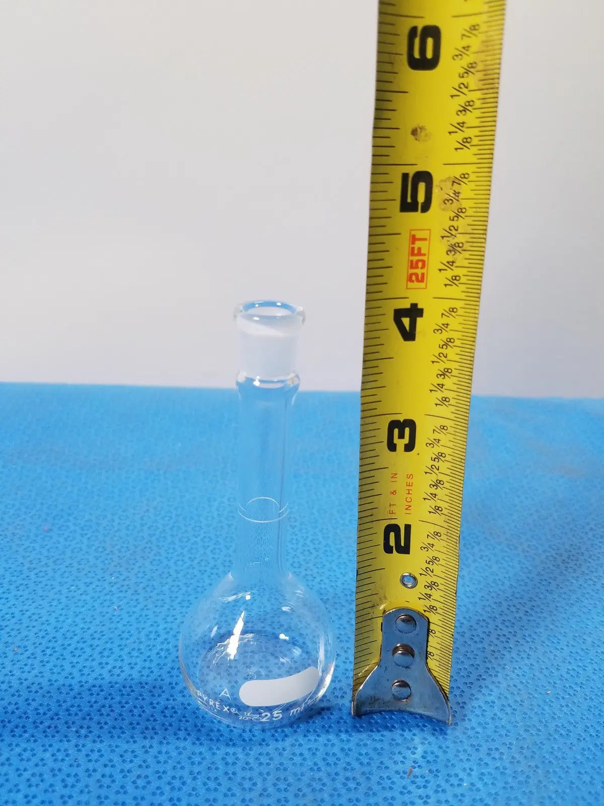 Pyrex 25 mL Wide Mouth Volumetric Flask – Borosilicate Laboratory Glassware
