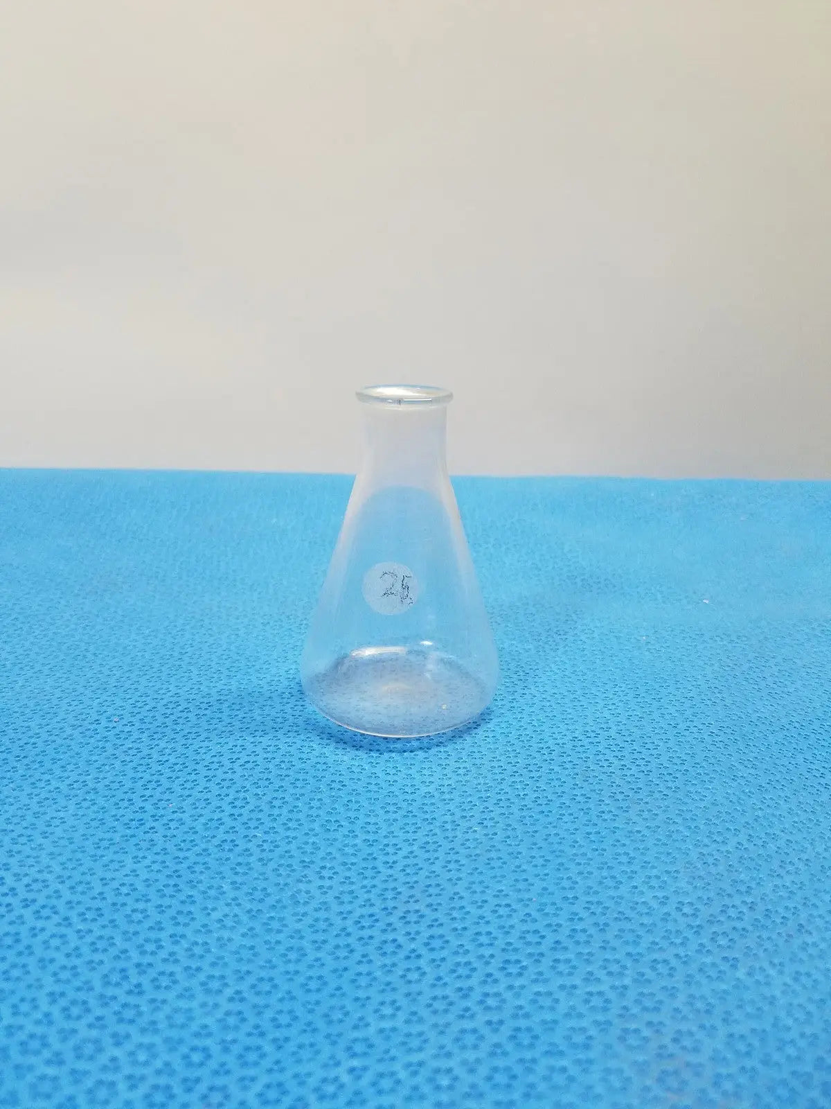 Pyrex Glass 250mL Erlenmeyer Flask Narrow Mouth Heavy Duty Rim Laboratory