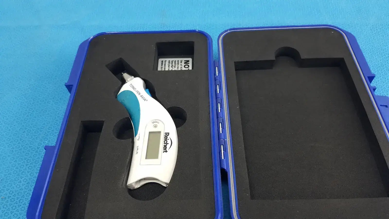 Reichert 230590 Tono Pen AVIA Handheld Tonometer with Case