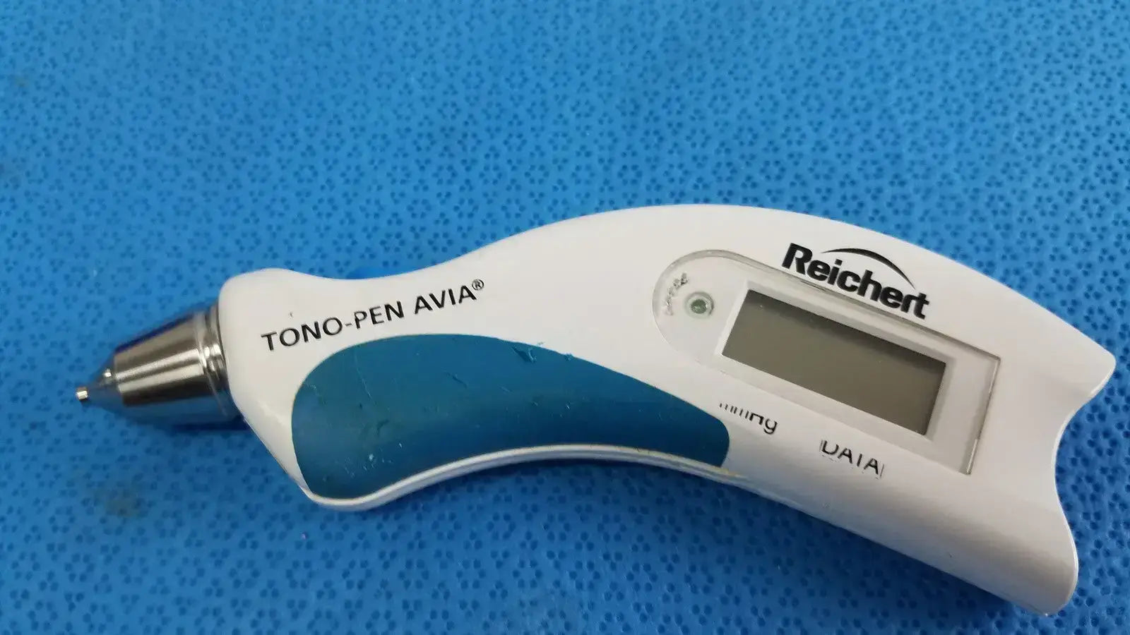 Reichert 230590 Tono Pen AVIA Handheld Tonometer with Case