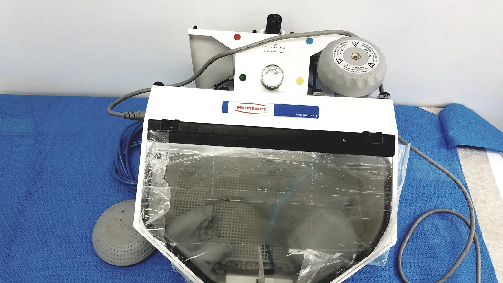Renfert Basic Quttro IS Ref 29551005 With One Tank - Laboratory Sandblasting Unit