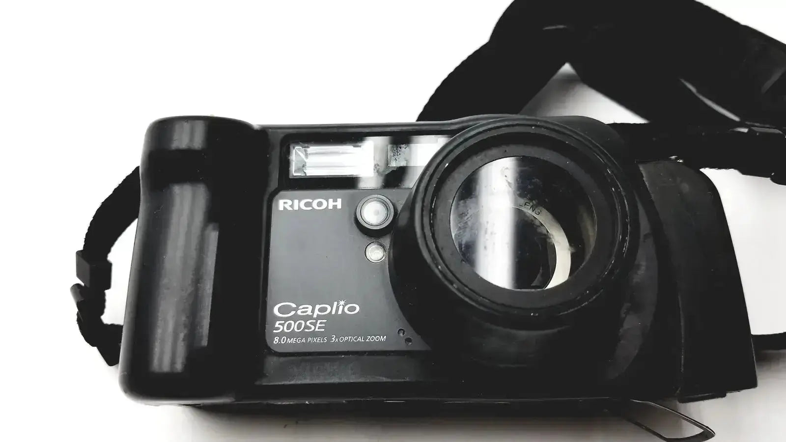 Black Ricoh Caplio 500SE digital camera with 8 megapixels and 3x optical zoom features compact body design and flash