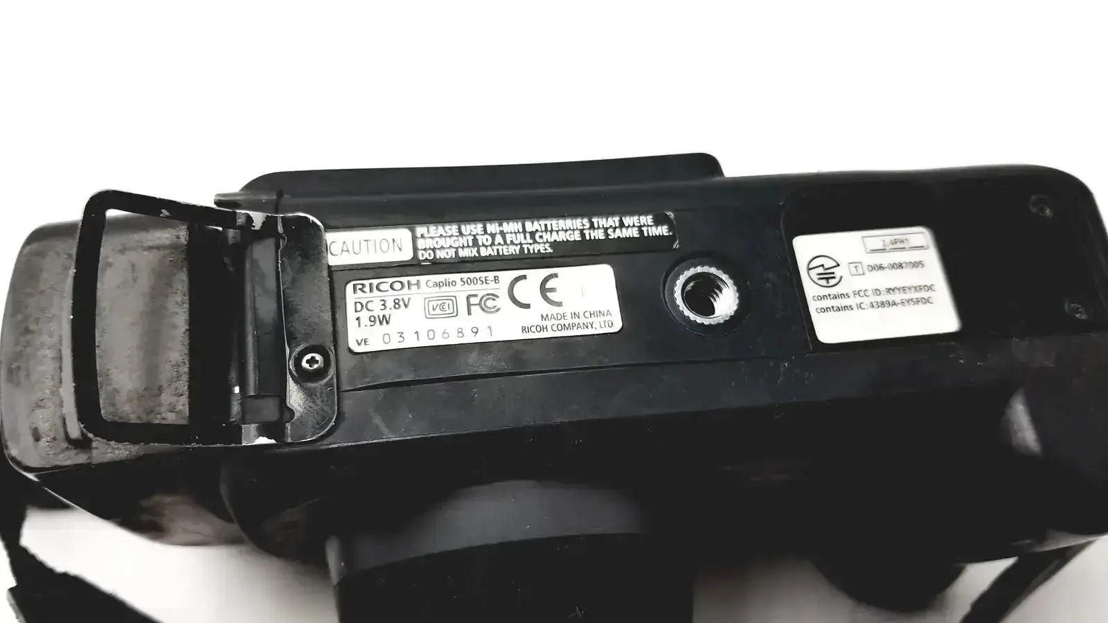 Black ricoh caelo 500se-b battery pack with matte finish and voltage labeling for ricoh caplio 500se 8 megapixels digital camera