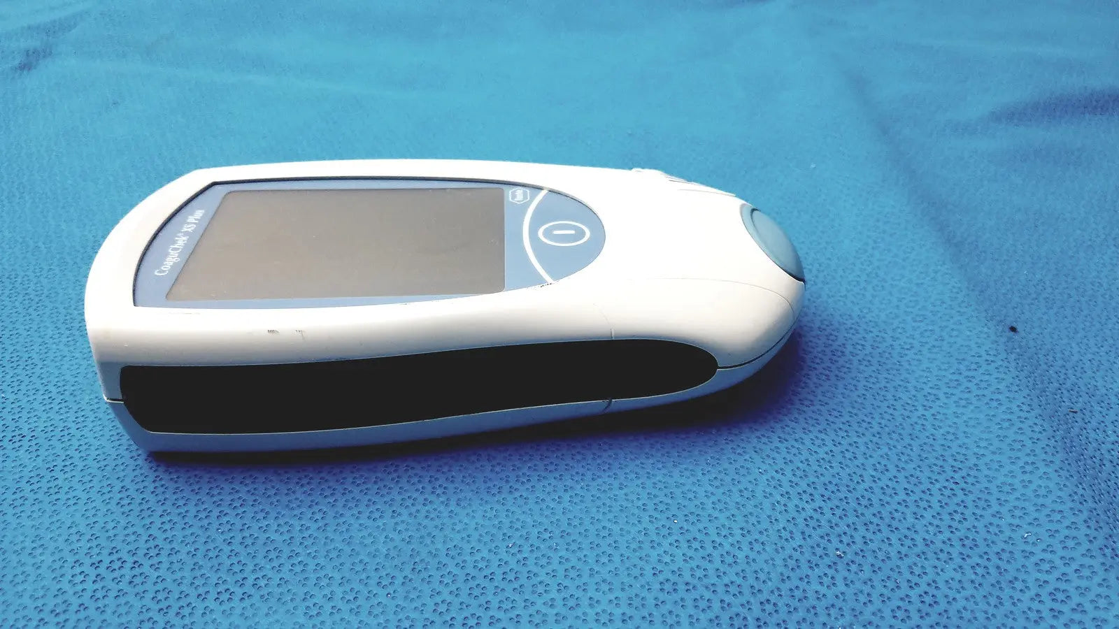 Roche Diagnostics XS Unit with Base – For Parts or Display - Laboratory Diagnostic Analyzer