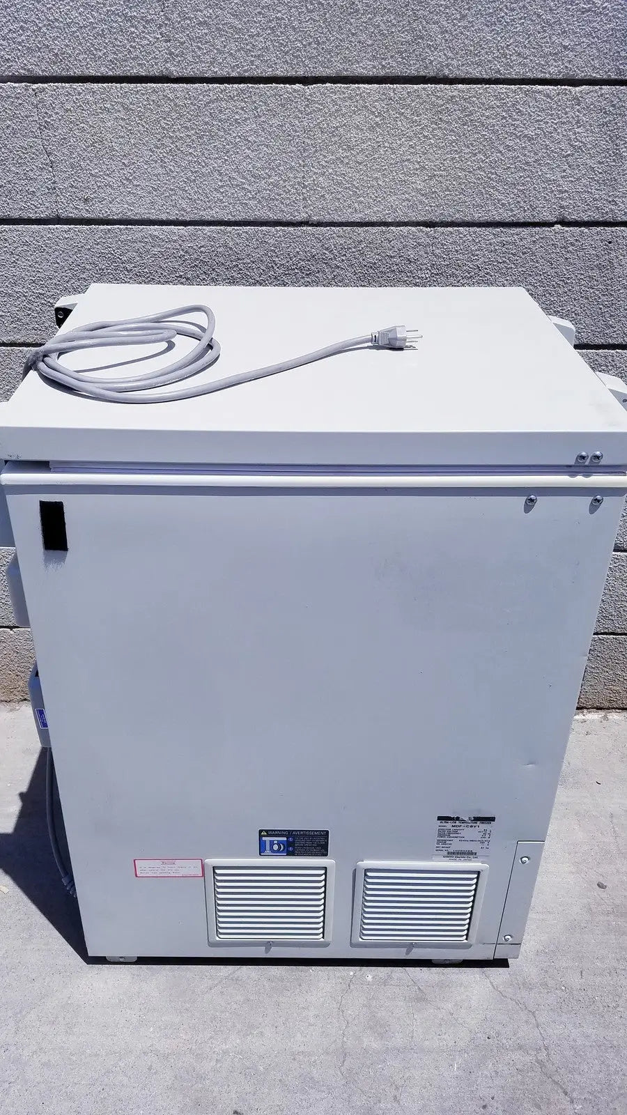 Sanyo VIP Series Ultra Low Temperature Freezer Model MDF-C8V1