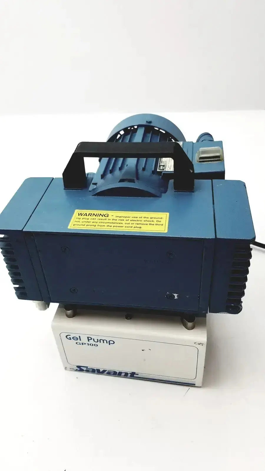 Blue industrial gel pump gp100 by savant with black handle and motor housing for efficient gel transfer