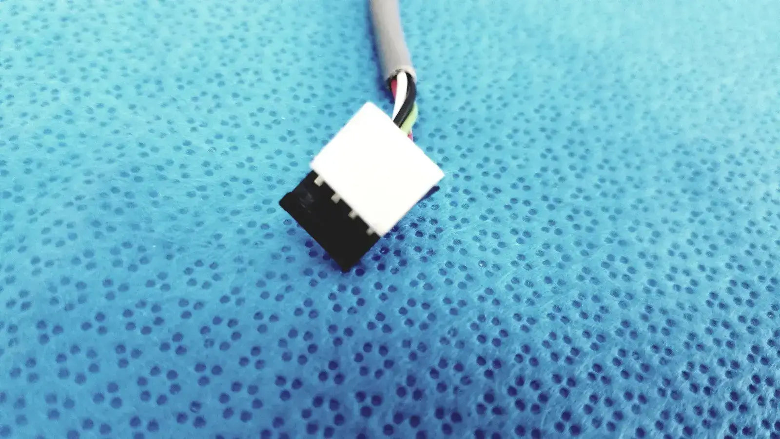 SEIWA E04SR130525A Ferrite Cores with Multi-Pin Connectors Wire Harness Cable
