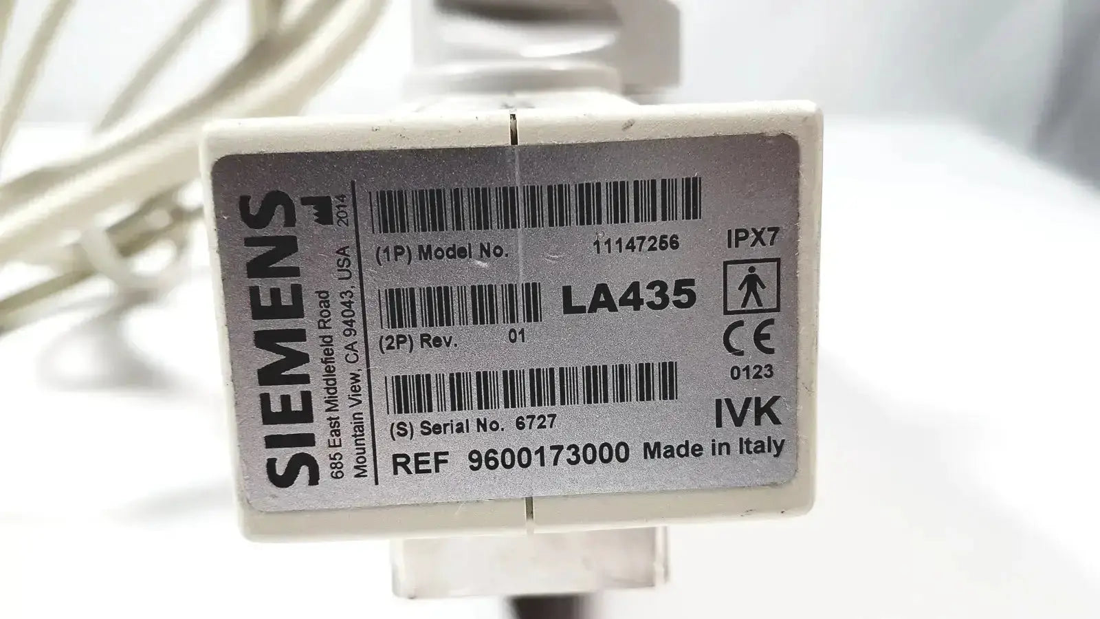 White plastic siemens la435 power supply unit with barcode labels for acuson p300 siemens la435 transducer probe