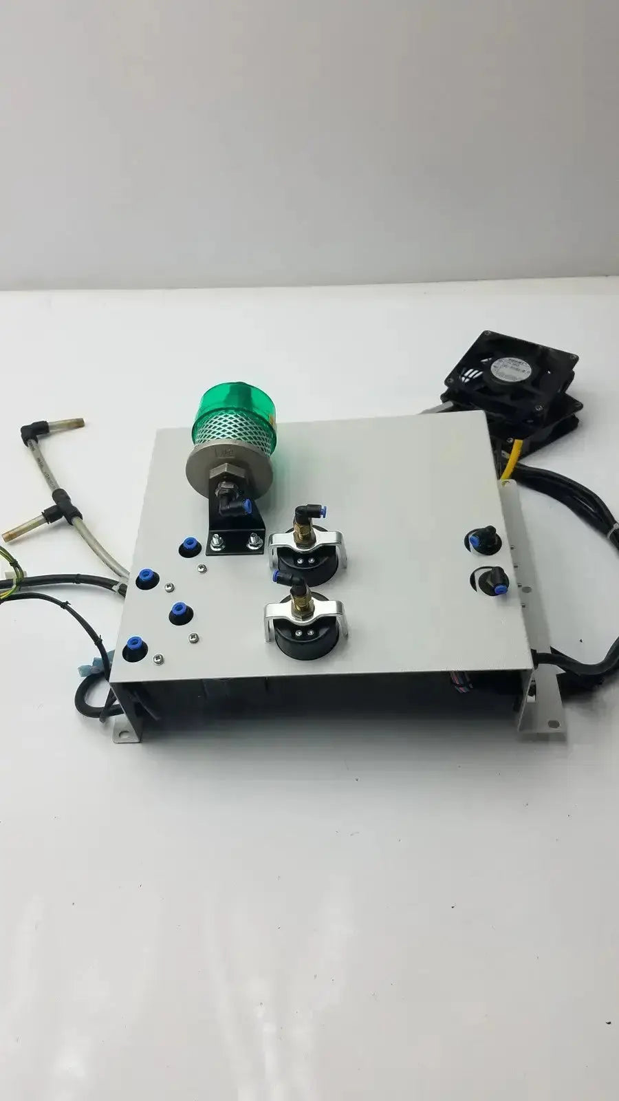 Silver siemens logo 230rc 6ed1 052-1fb00-0ba4 industrial control panel with green mesh indicator light and black rotary knobs