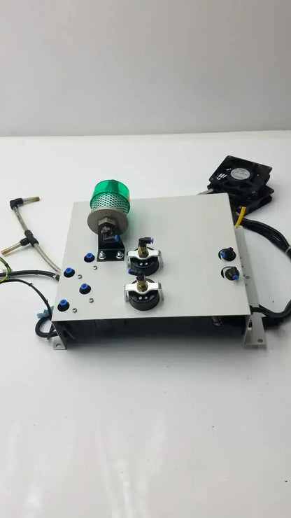 Silver siemens logo 230rc 6ed1 052-1fb00-0ba4 industrial control panel with green mesh indicator light and black rotary knobs