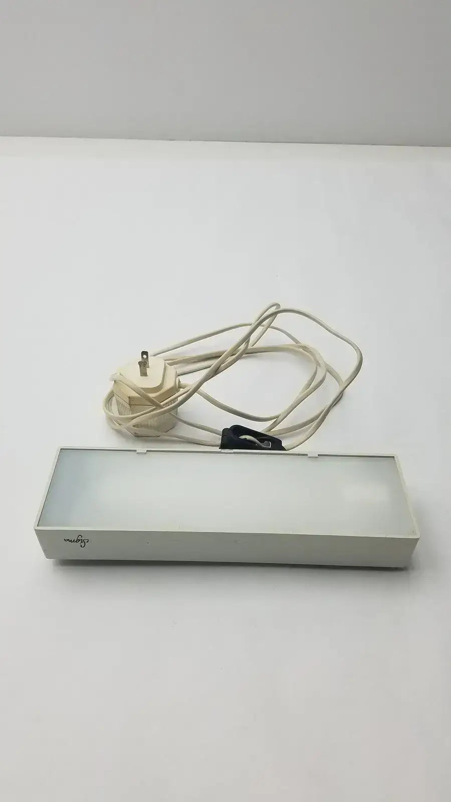 Sigma Wave White Light With Plug - Medical Lighting