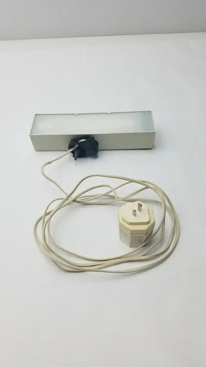 Sigma Wave White Light With Plug - Medical Lighting