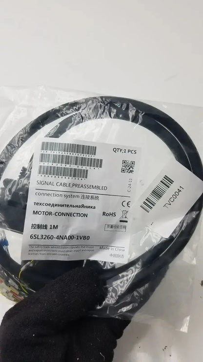 Black preassembled signal cable model 6sl3260-4na00-1vb80 for motor connection packaged in clear plastic with multilingual labeling
