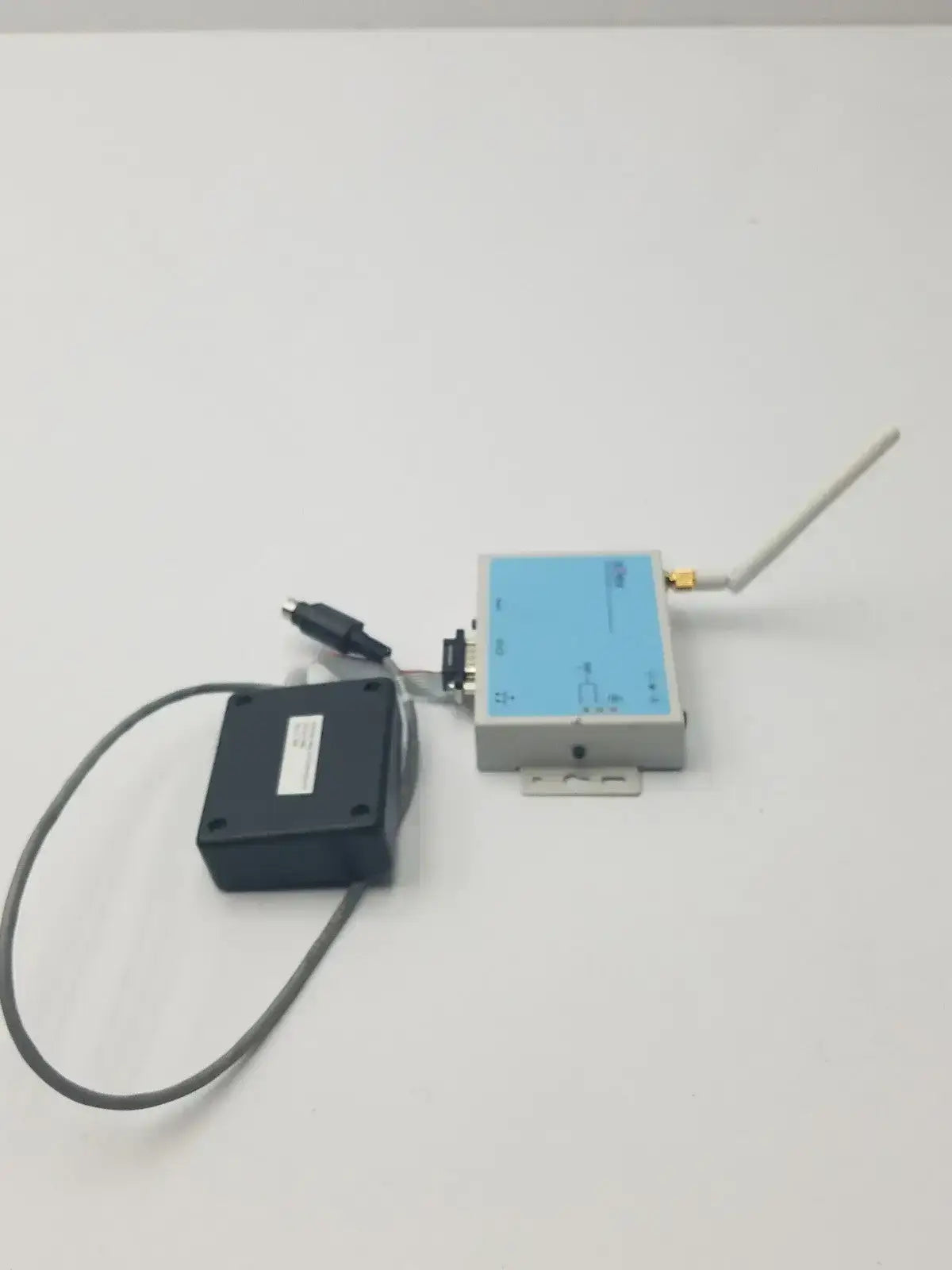 Silex Technologies- SX-500 Serial Server With Adapter - Device