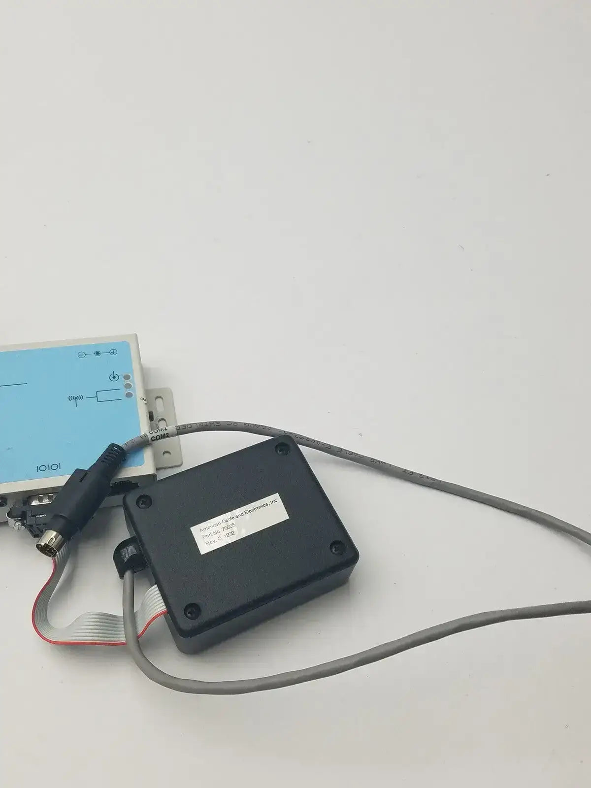 Silex Technologies- SX-500 Serial Server With Adapter - Device
