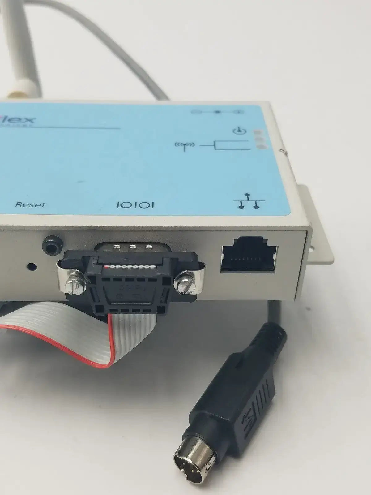 Silex Technologies- SX-500 Serial Server With Adapter - Device