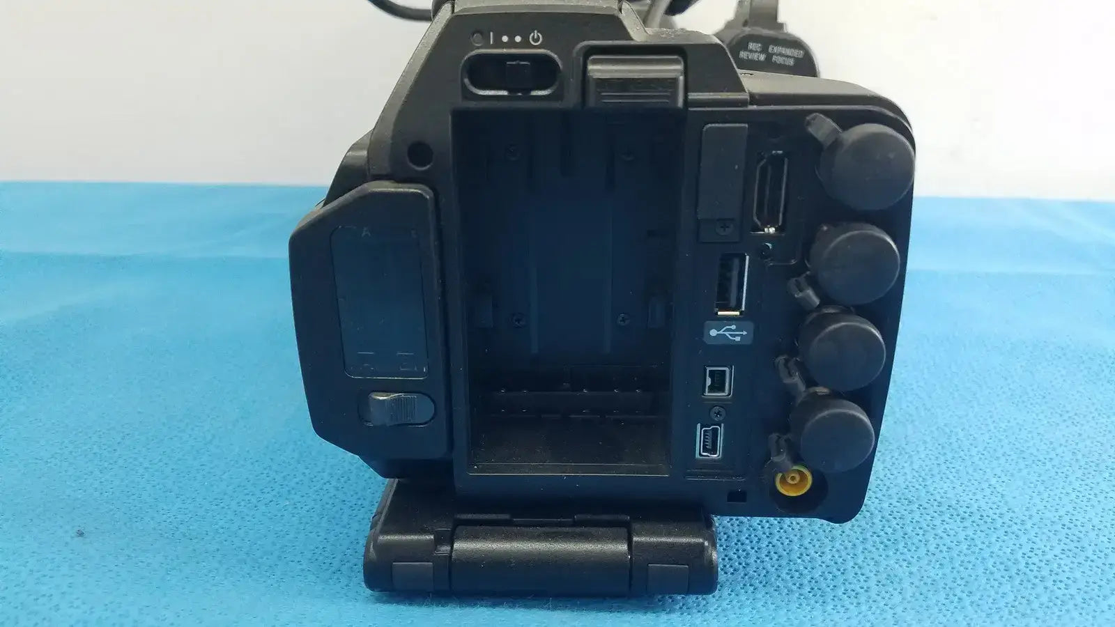 Sony PMW-300 Solid-State Memory XDCAM Camcorder Full HD 3CMOS