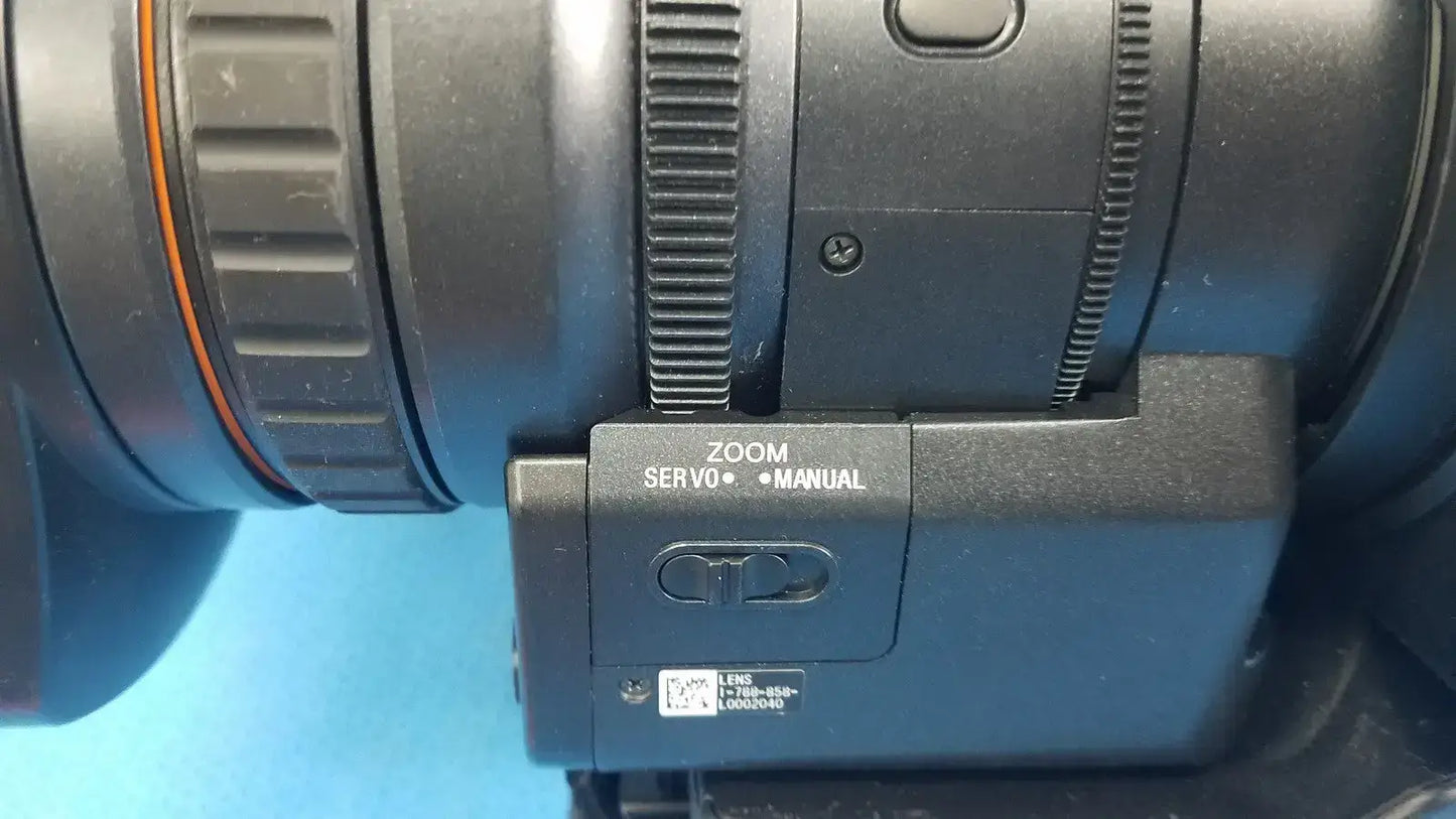 Sony PMW-300 Solid-State Memory XDCAM Camcorder Full HD 3CMOS