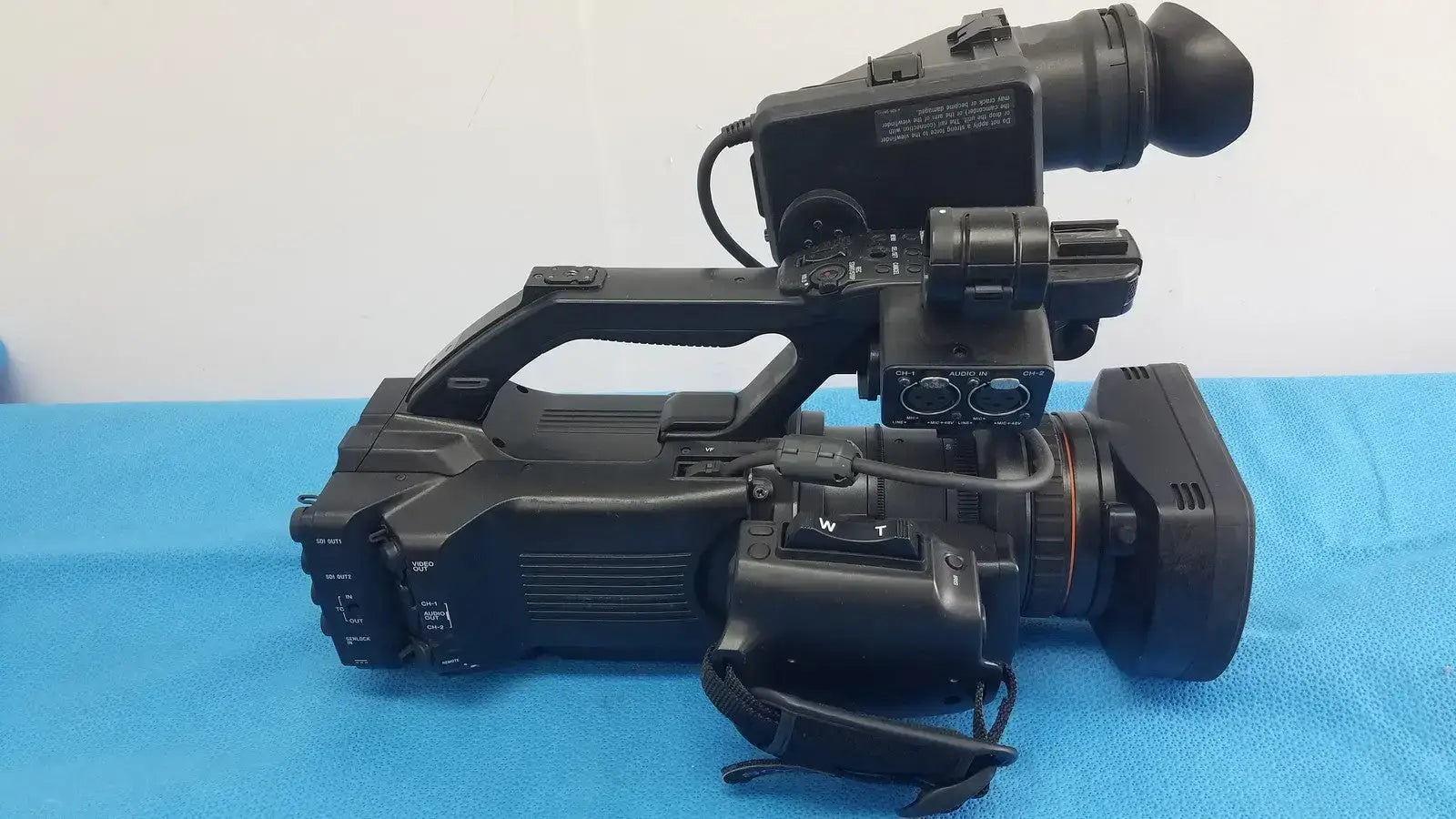 Sony PMW-300 Solid-State Memory XDCAM Camcorder Full HD 3CMOS