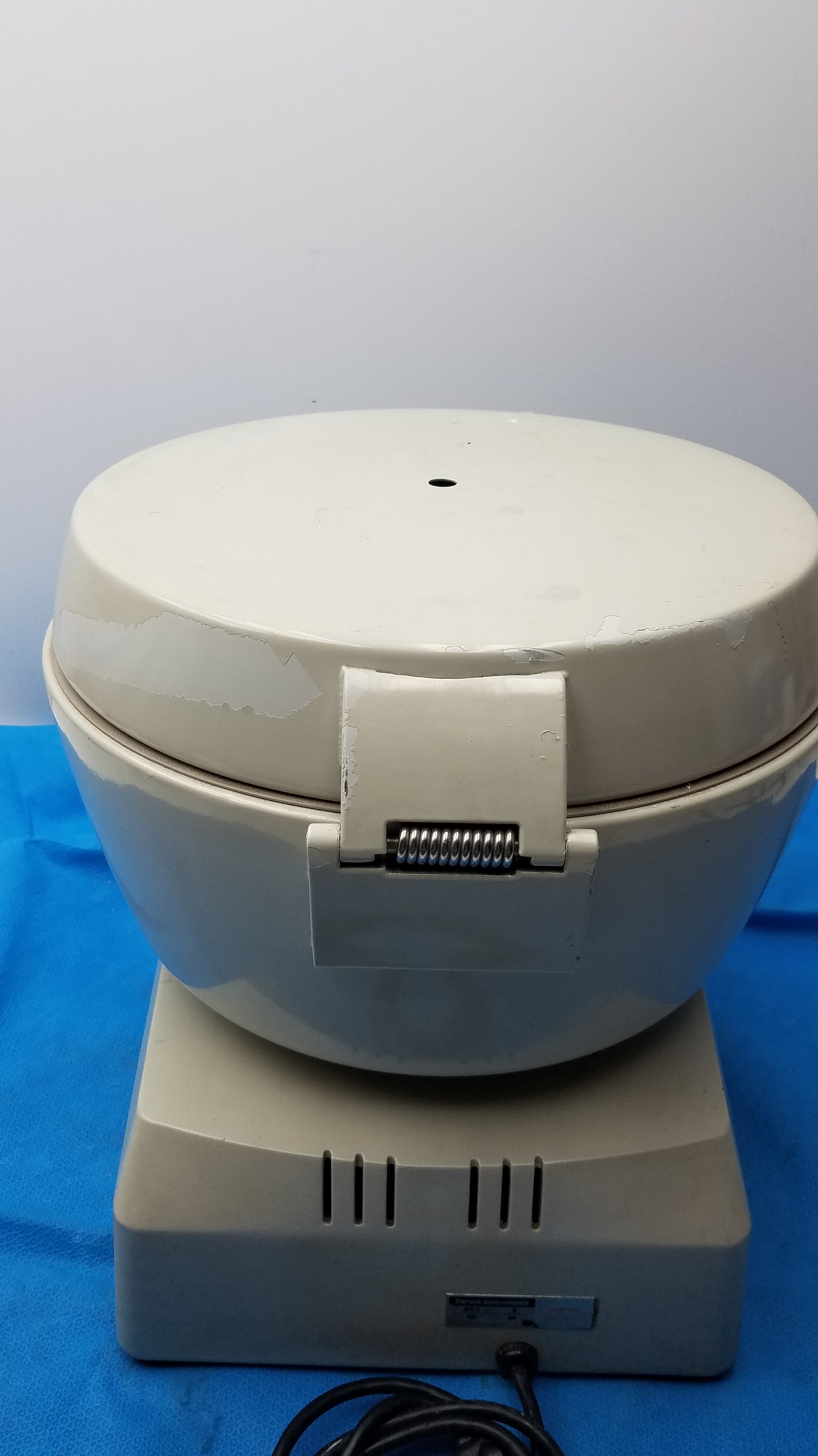 Sorvall Instruments GLC-4 General Laboratory Centriufuge - Centrifuge