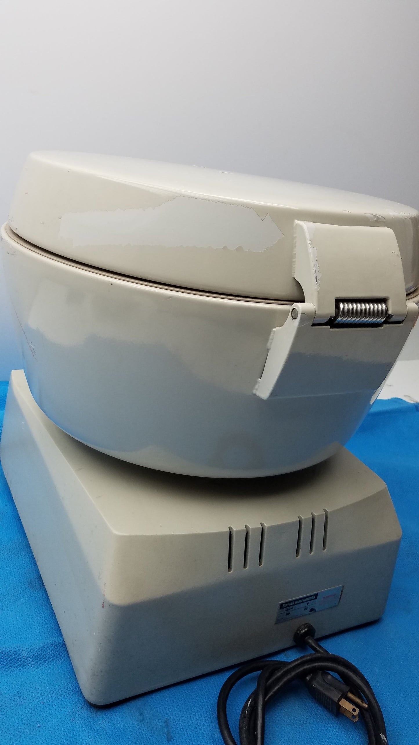 Sorvall Instruments GLC-4 General Laboratory Centriufuge - Centrifuge