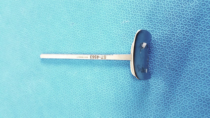 ST-4563 Surgical Retractor Blade