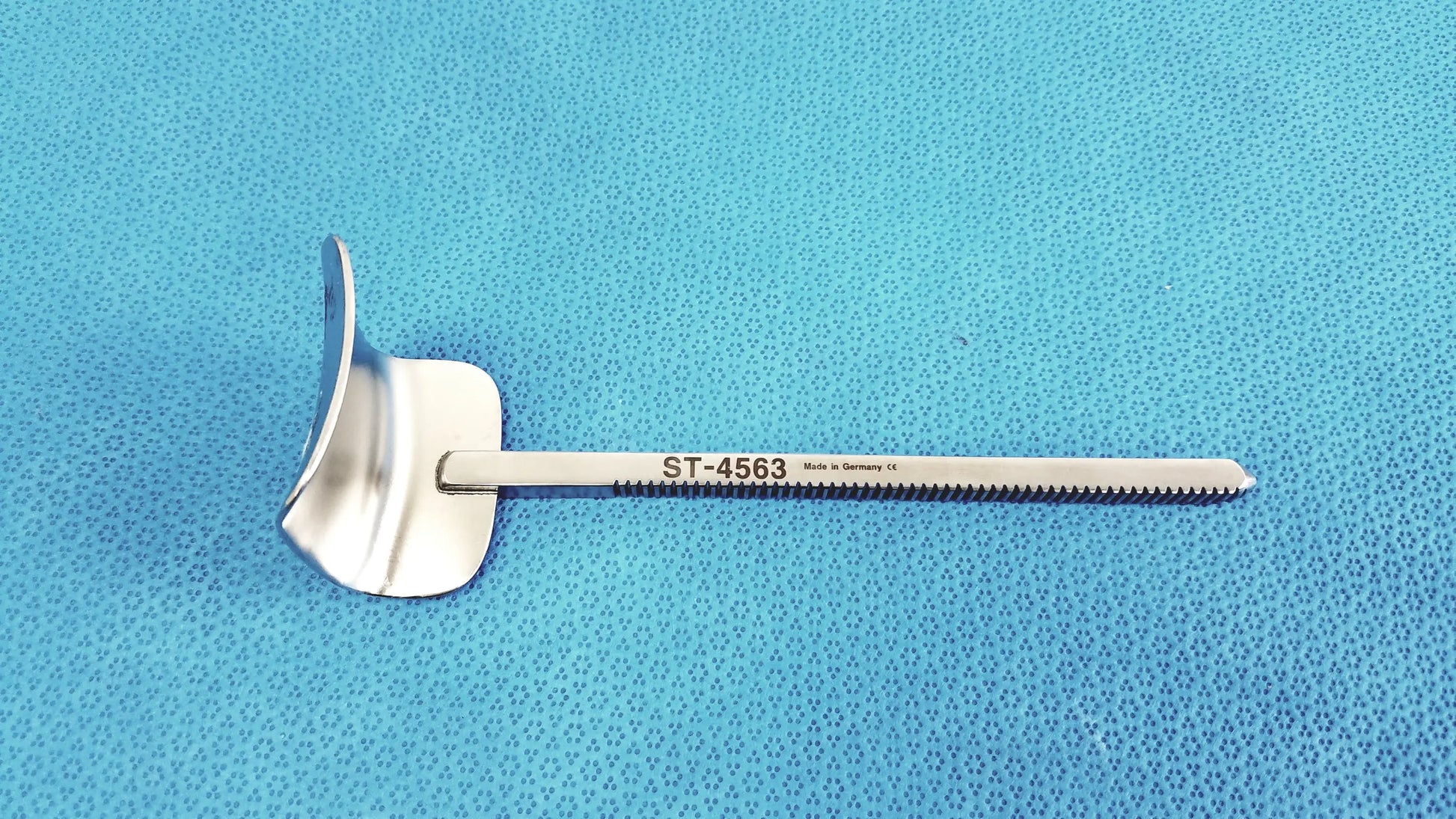 ST-4563 Surgical Retractor Blade