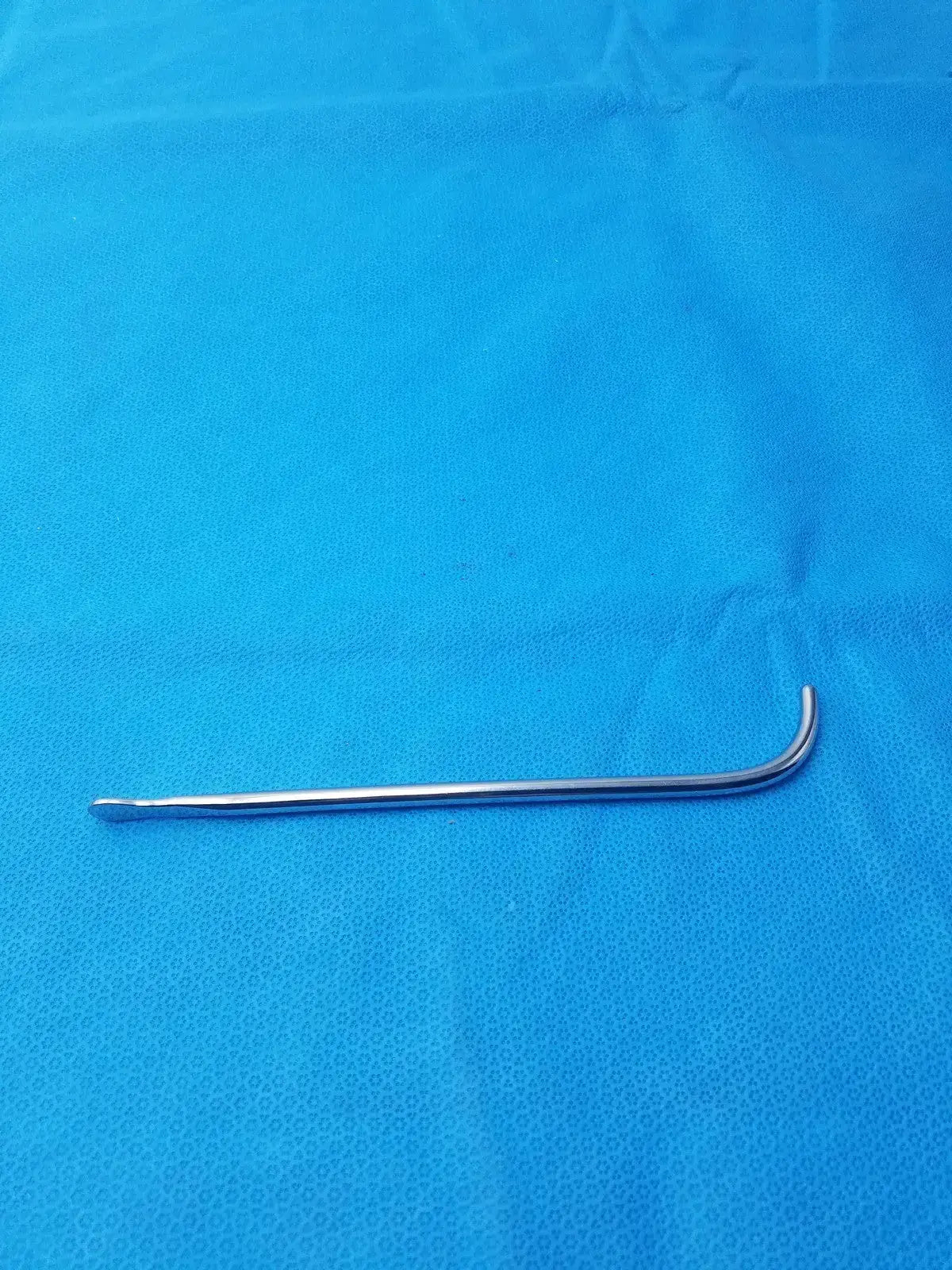 Stainless Steel Curved Surgical Instrument