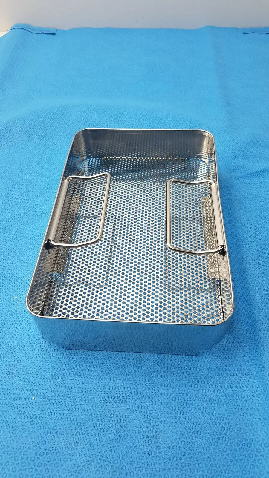 Stainless Steel Surgical Sterilization Case – Autoclavable Used Cleaned