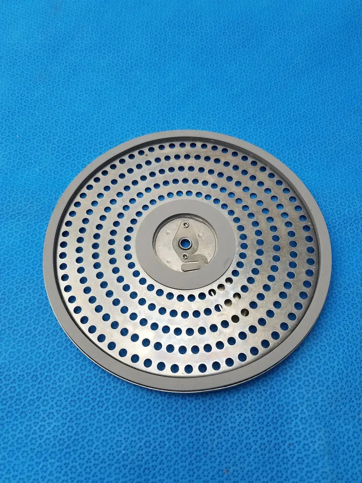 Sterilization Container Lid Paper Filter Retention Plate - Part