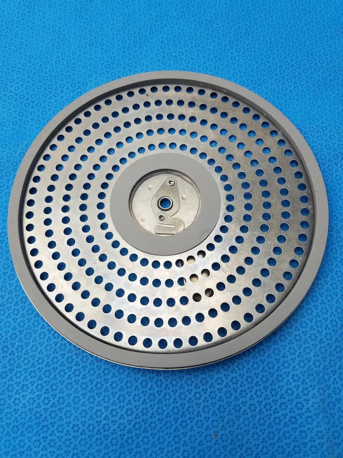 Sterilization Container Lid Paper Filter Retention Plate - Part