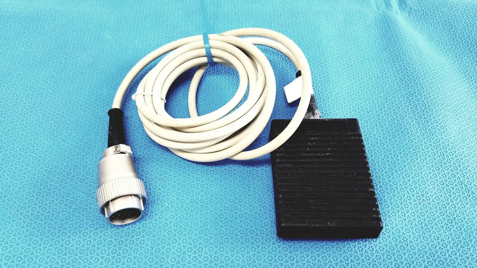 Steute KF 2S-MED-AP Medical Foot Pedal Switch w/ Plug - 88.1.61.9.31