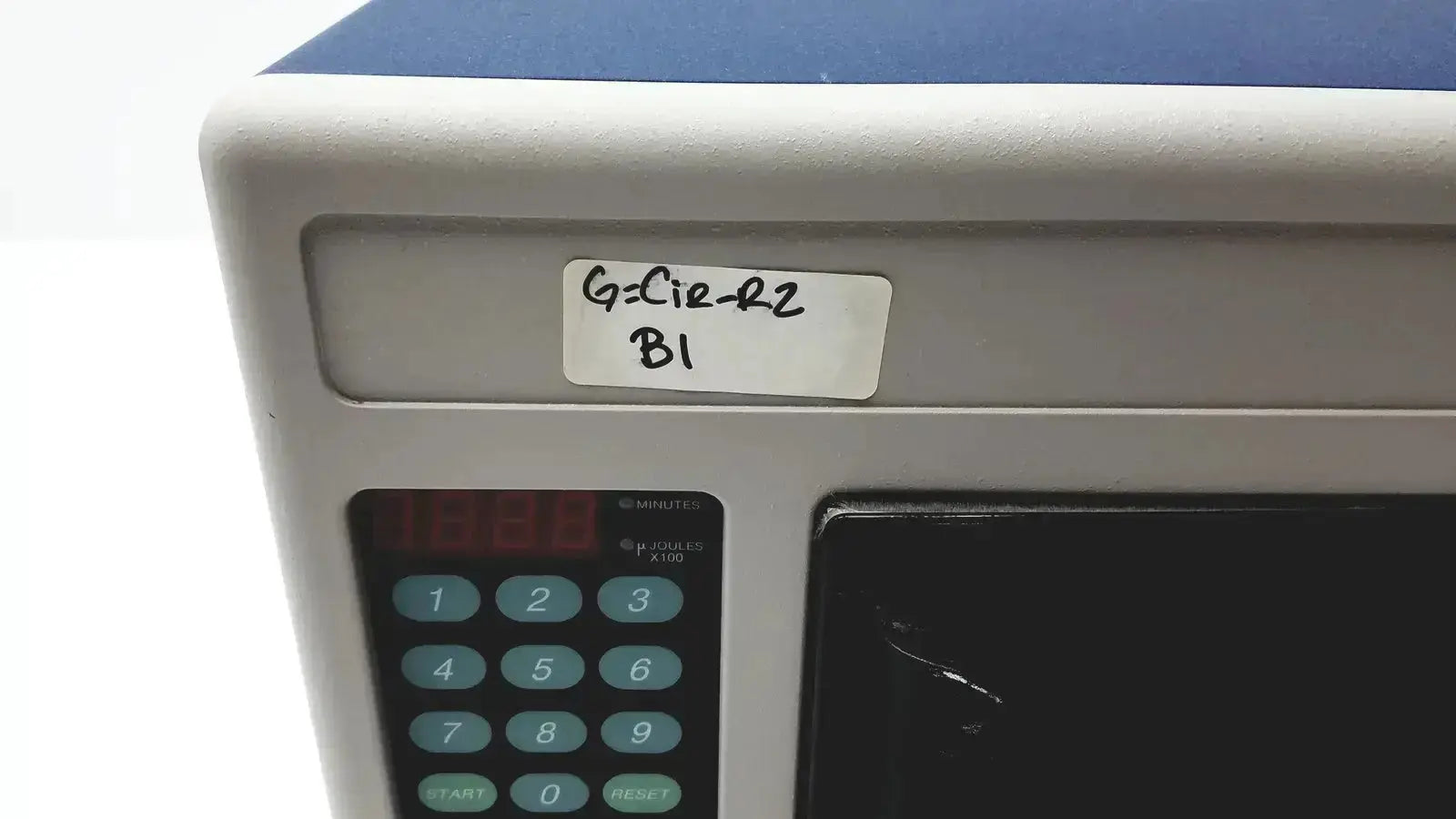Gray and blue stratagene uv stratalinker 2400 uv crosslinker with digital keypad used medical equipment for sale
