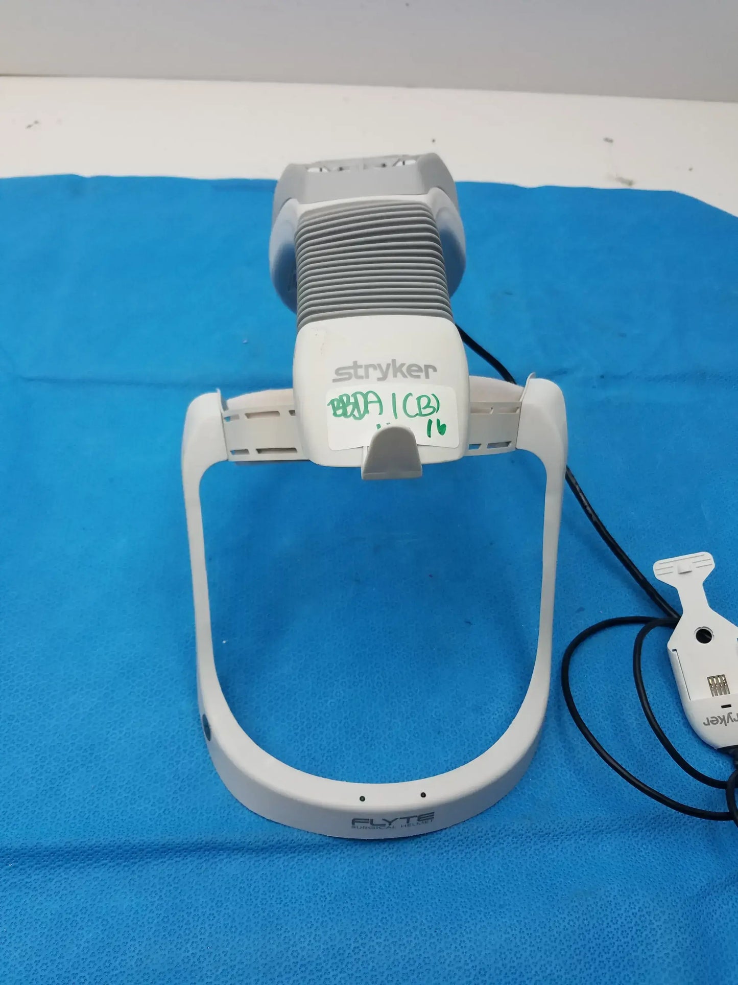 Stryker 408-600 Flyte Surgical Helmet With 408-600-300 Power Cord