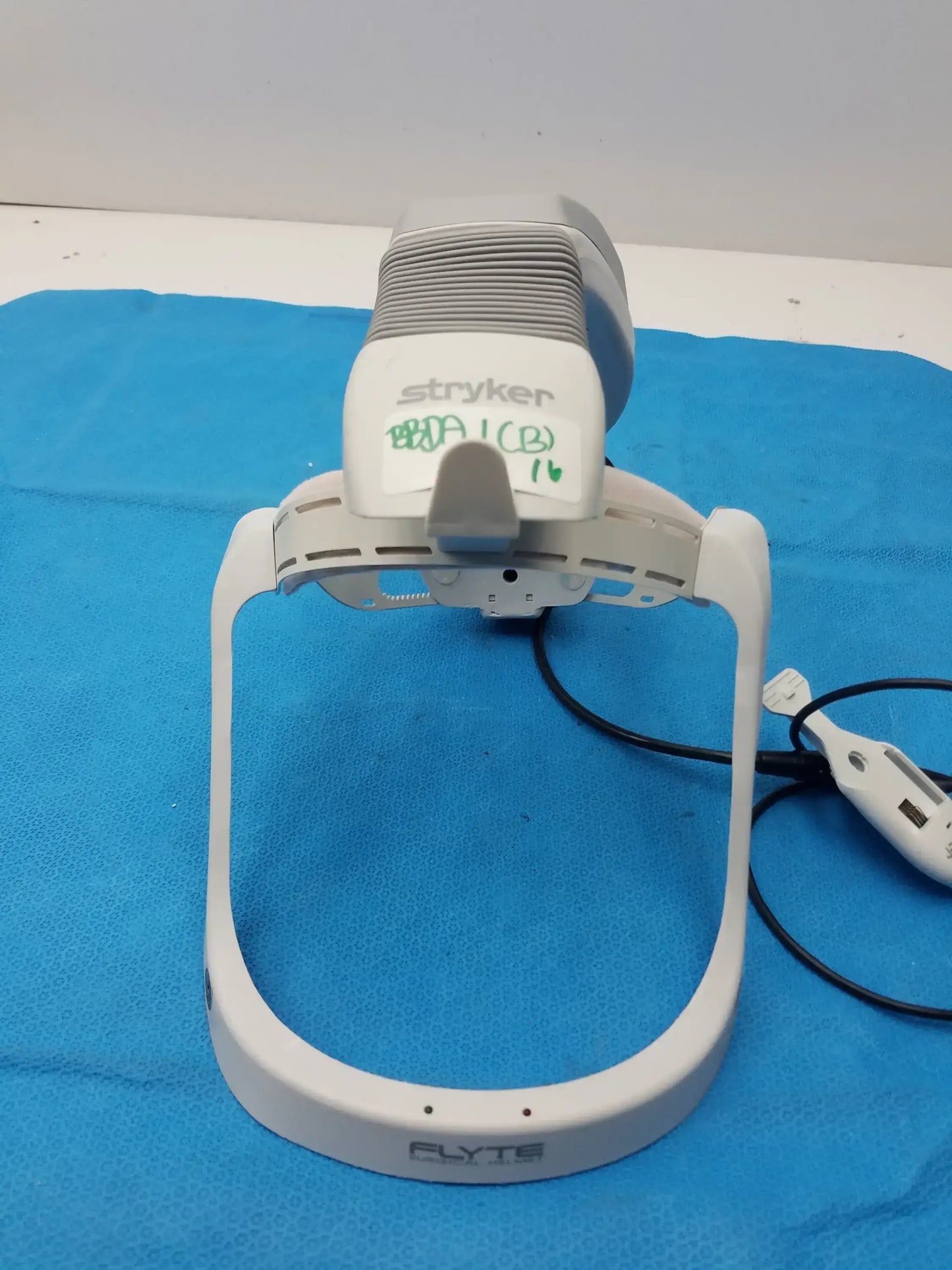 Stryker 408-600 Flyte Surgical Helmet With 408-600-300 Power Cord