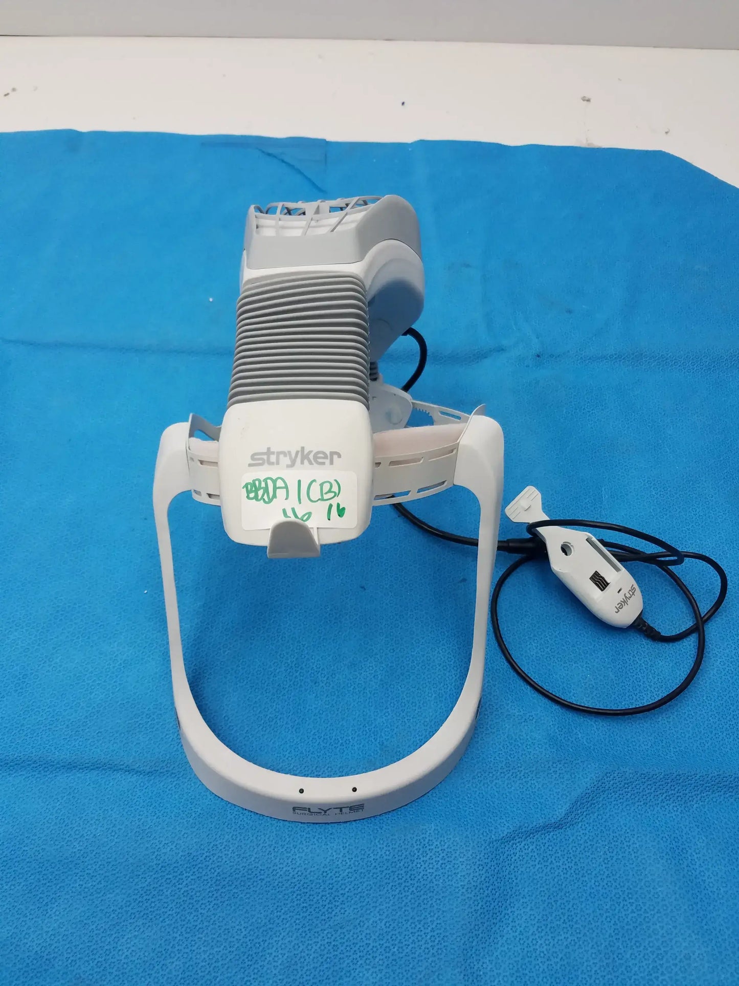 Stryker 408-600 Flyte Surgical Helmet With 408-600-300 Power Cord