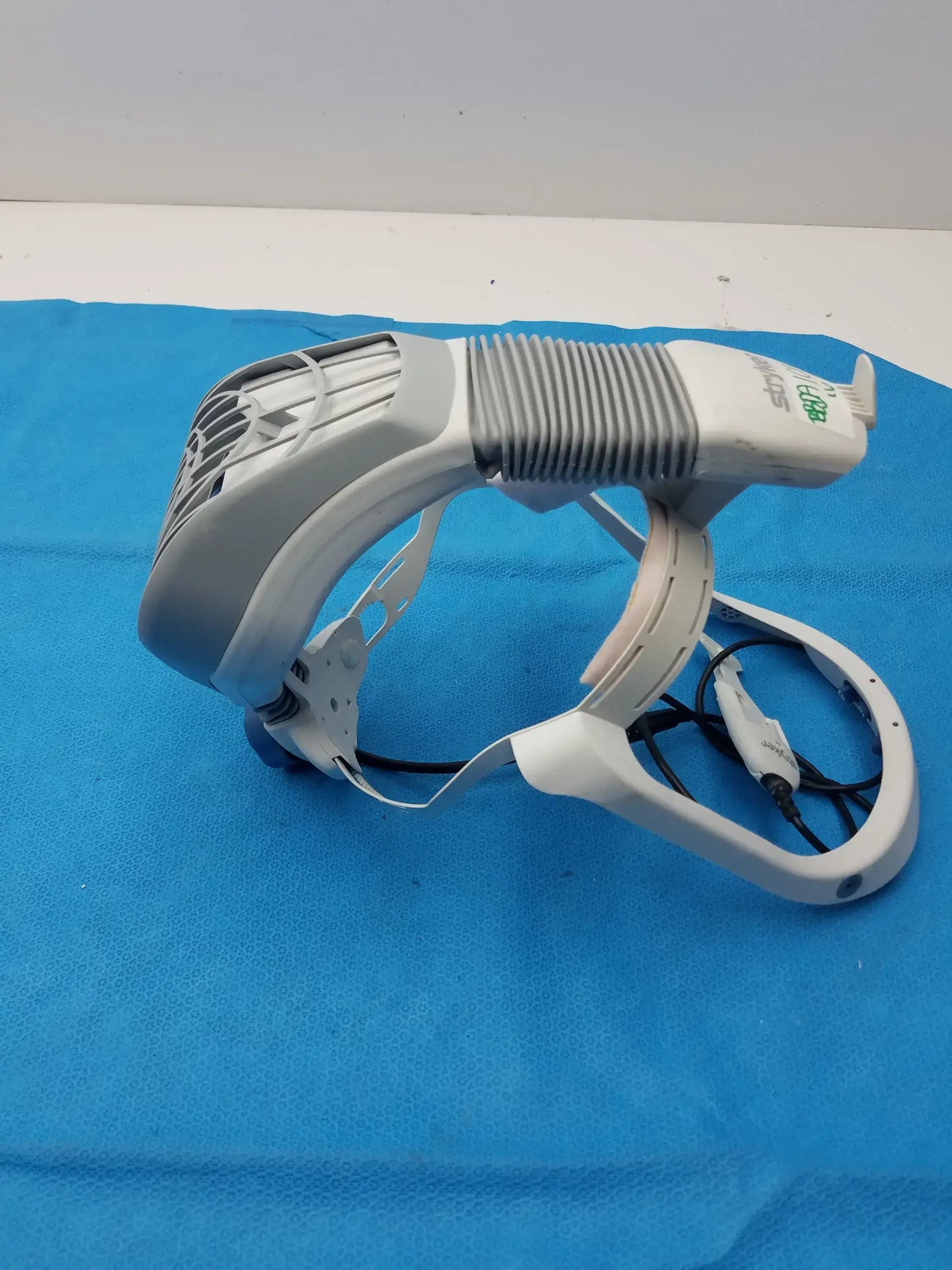Stryker 408-600 Flyte Surgical Helmet With 408-600-300 Power Cord