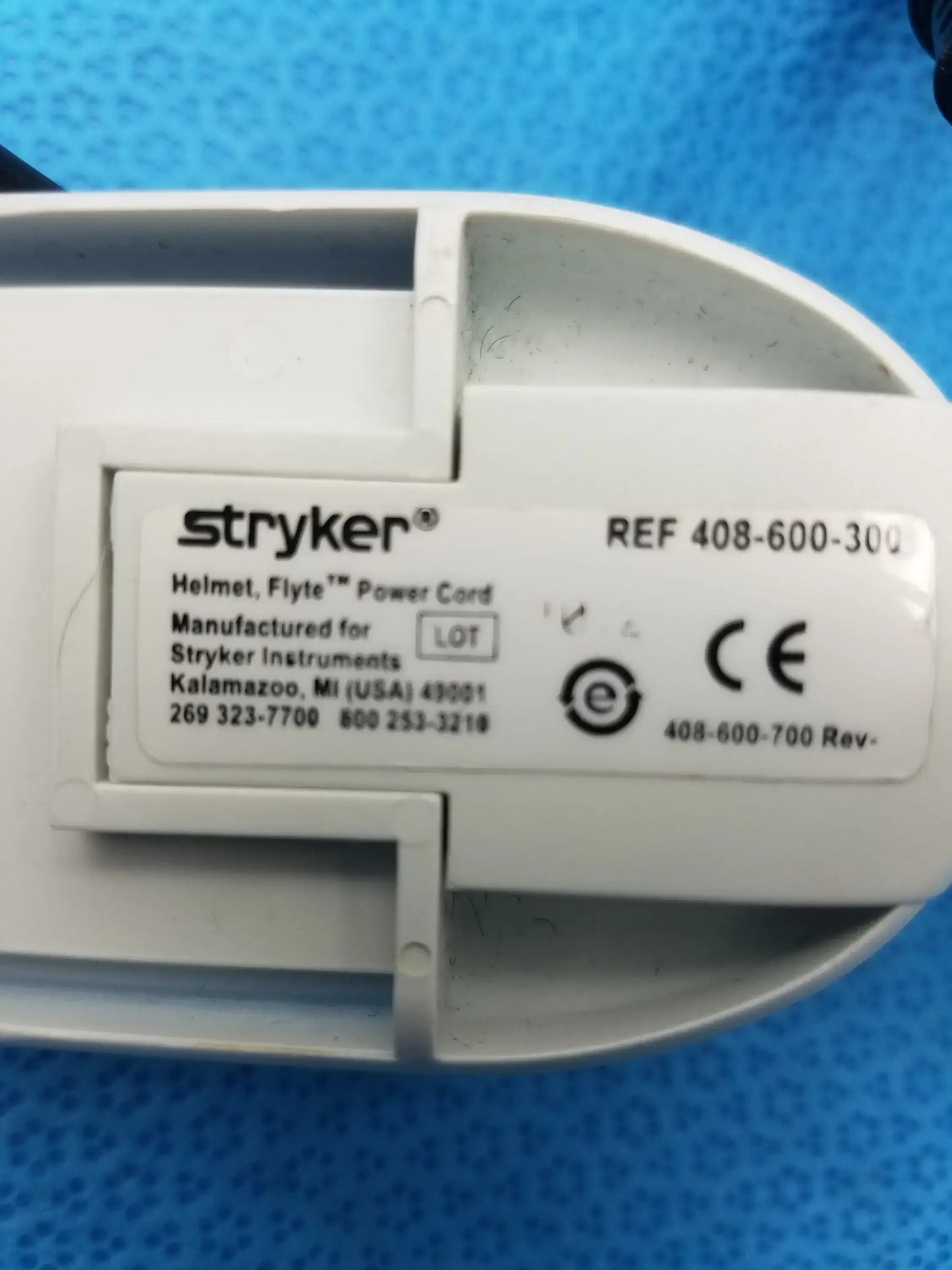 Stryker 408-600 Flyte Surgical Helmet With 408-600-300 Power Cord