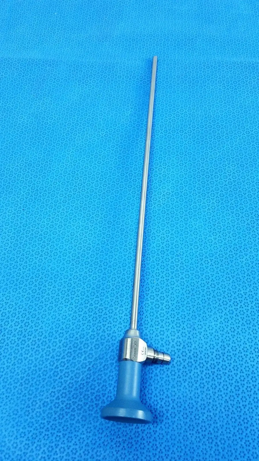 Silver Stryker ideal eyes 5mm 30° autoclavable endoscope with blue ergonomic handle for reuse medical equipment use