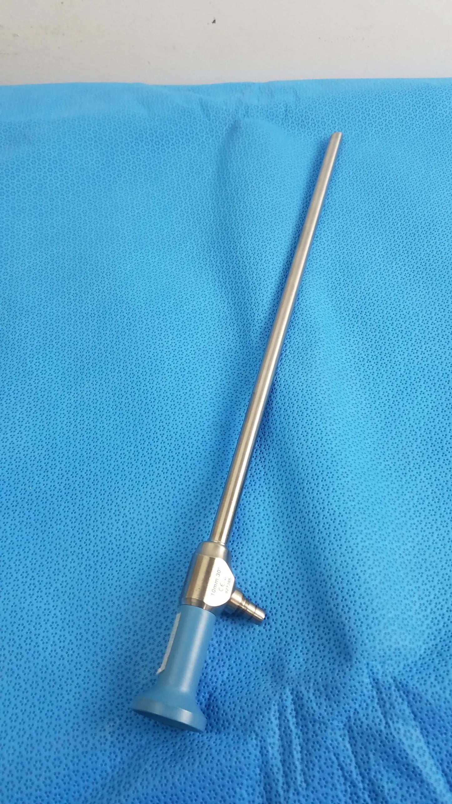 Silver stryker ideal eyes 502-859-030 autoclavable laparoscope 10mm 30º with blue handle used medical equipment for sale