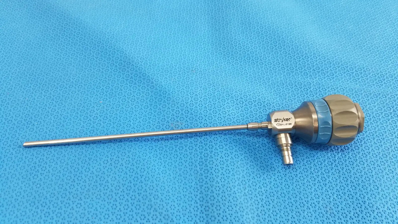 Stryker Ideal Eyes Arthroscope 4mm 30° 502-304-030 Endoscope - SN-1090074
