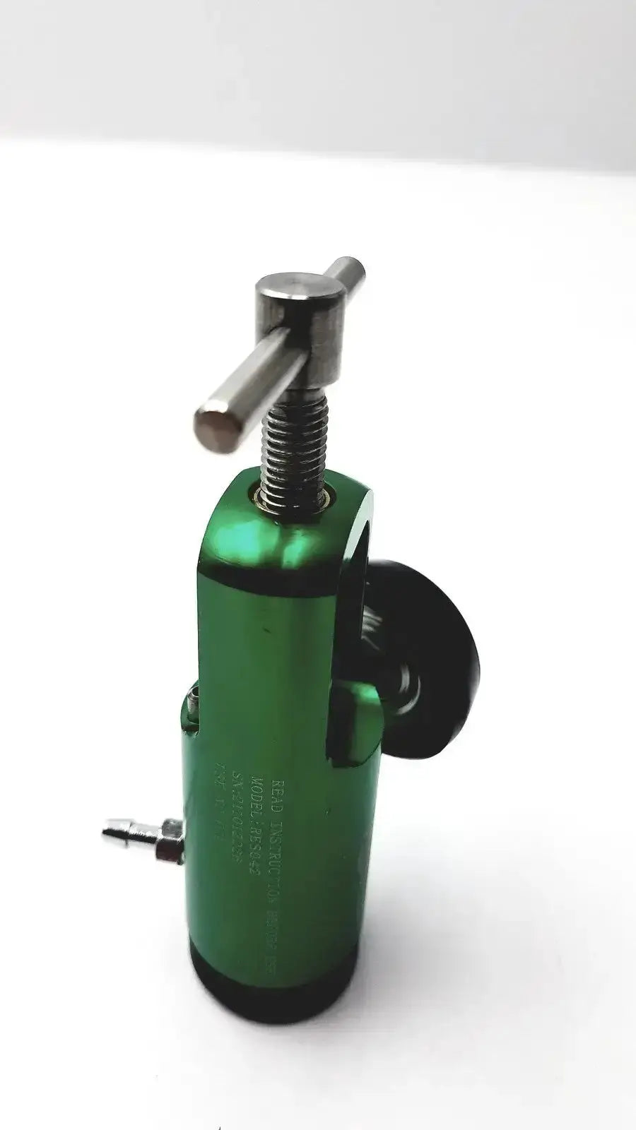 Green metallic oxygen regulator sunset res042 oxygen with silver adjustment knob and black side handle for precise control
