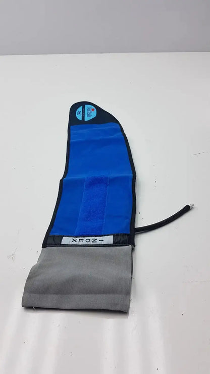 Blue and gray inflatable suntech orbit abpm cuff size 2 with black trim and white xmoz label for 26-34 cm arm