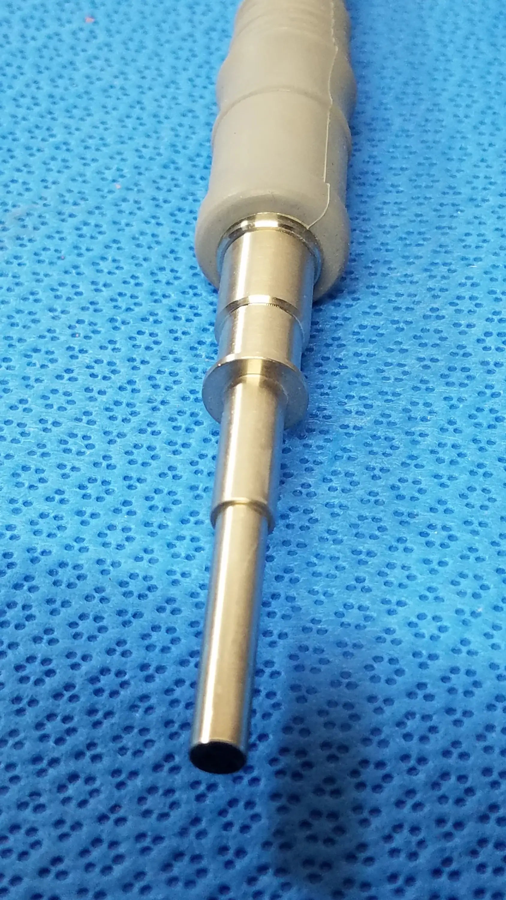 Surgical Autoclavable Fiber Optic Cable