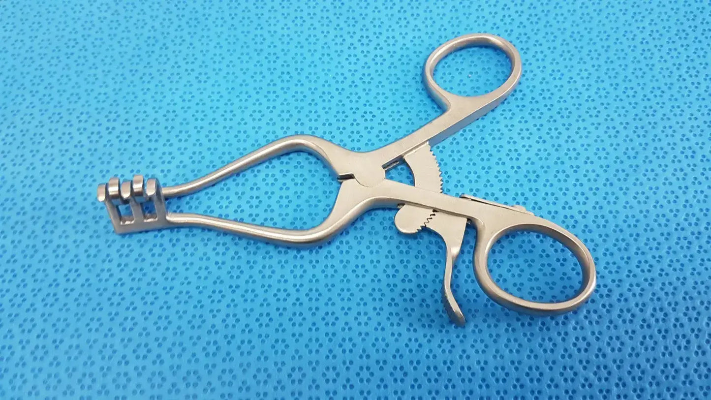 Surgical Rib Retractor with Ratchet Mechanism – Centurion Pakistan Stainless