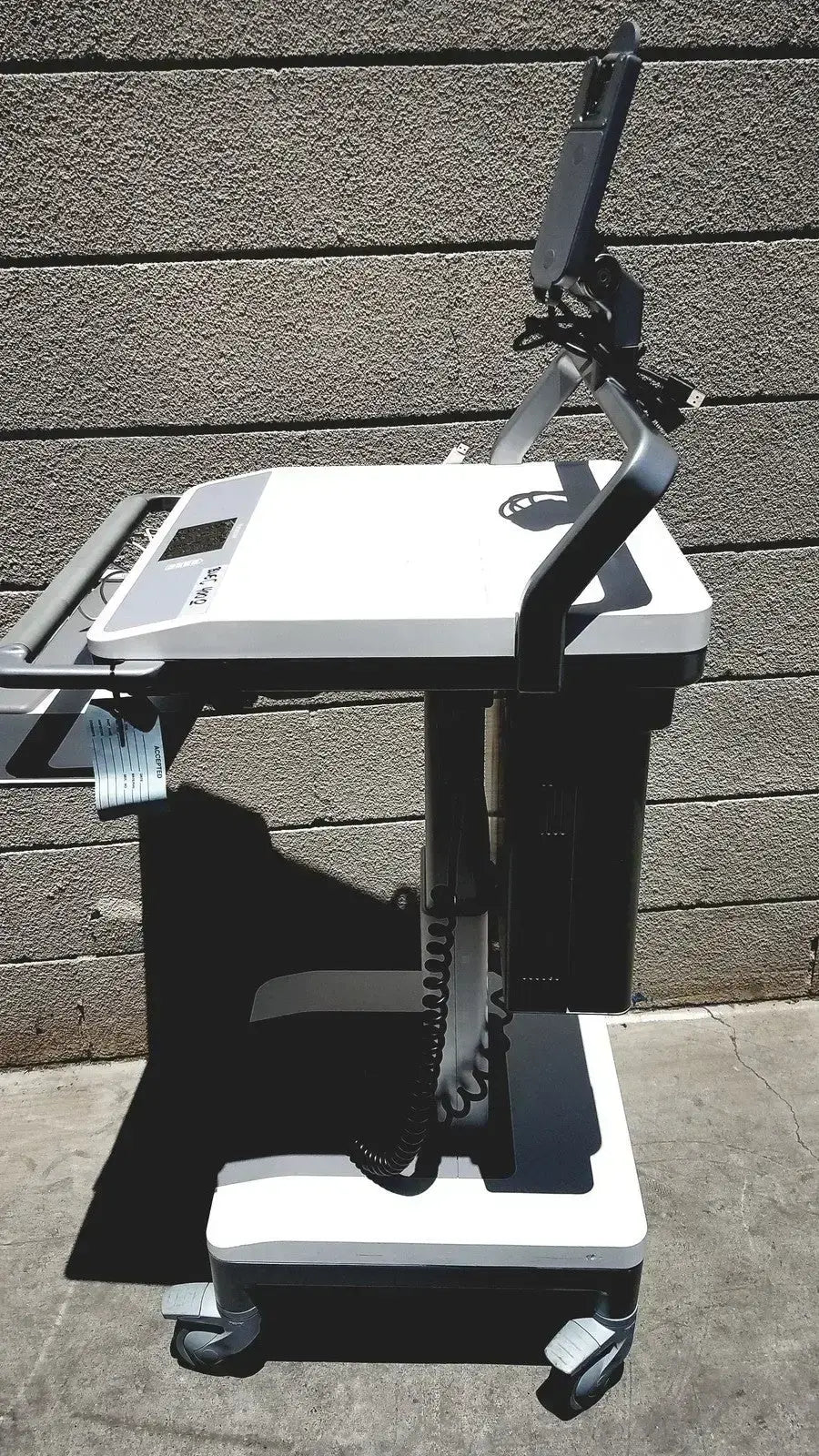 T7 Powered Technology Cart Mobile Medical Workstation with Power Supply